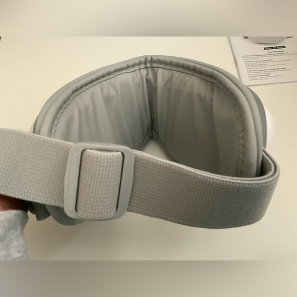 Renpho Eye Massager with heat - Picture 6 of 13